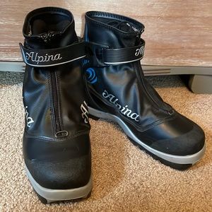 Alpina NNN BC 50L Backcountry Ski Boots - Women's size 39